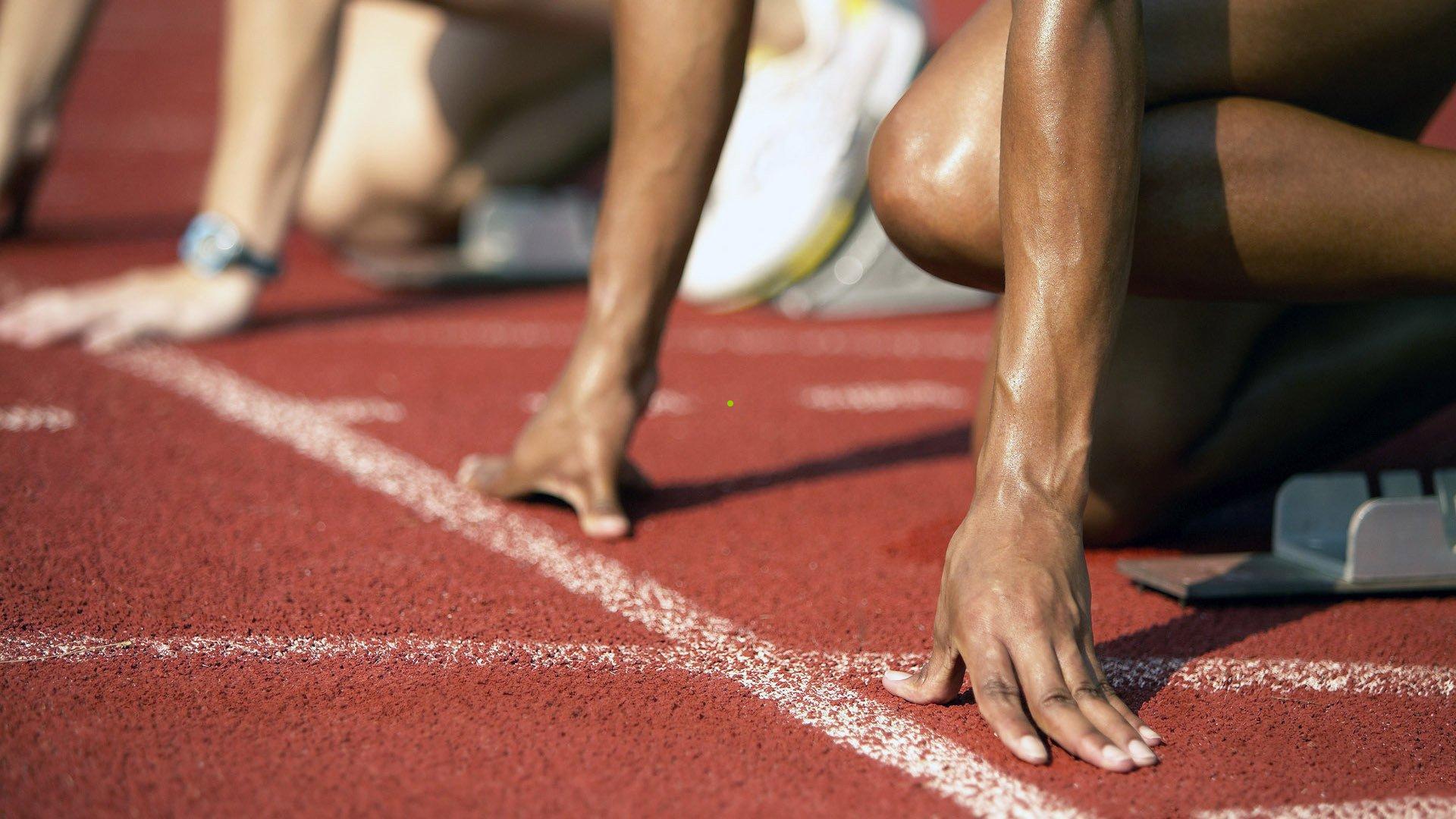 颜值与实力并存!CBA赛场迎来历史性时刻,天津队启用首位女MC引发热议